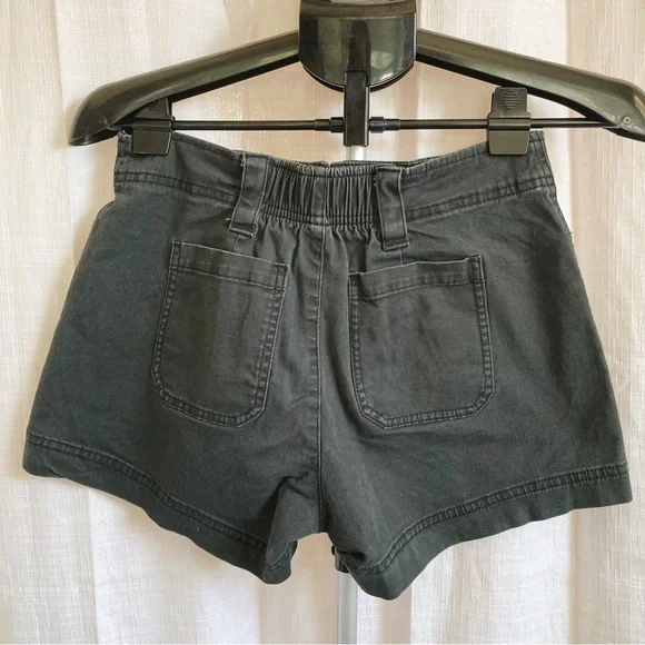 Bundle of 2 Old Navy Flap Pocket High Waisted Shorts in black and brown - Picture 5 of 7